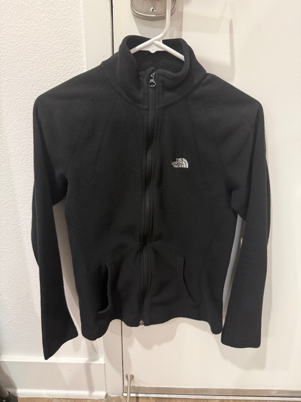 The North Face Black Full-Zip Fleece Jacket - Women